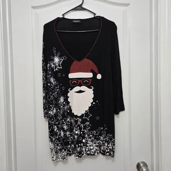 T9251004 Vanilla Sugar Black and Red Santa V-neck Tee. - Picture 1 of 8